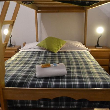 Casa Hualpa Hostelリマ エクステリア 写真