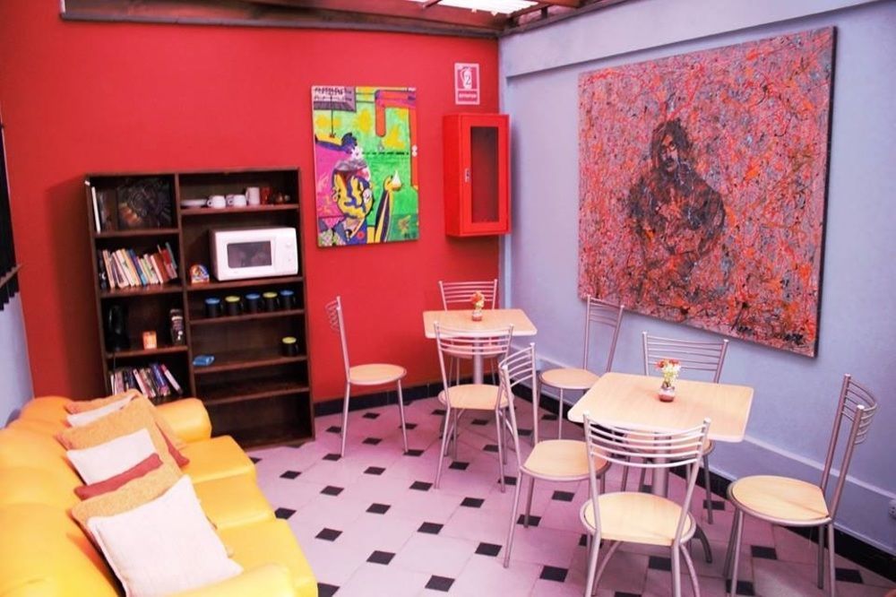 Casa Hualpa Hostelリマ エクステリア 写真