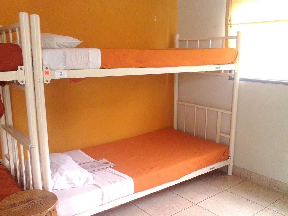 Casa Hualpa Hostelリマ エクステリア 写真