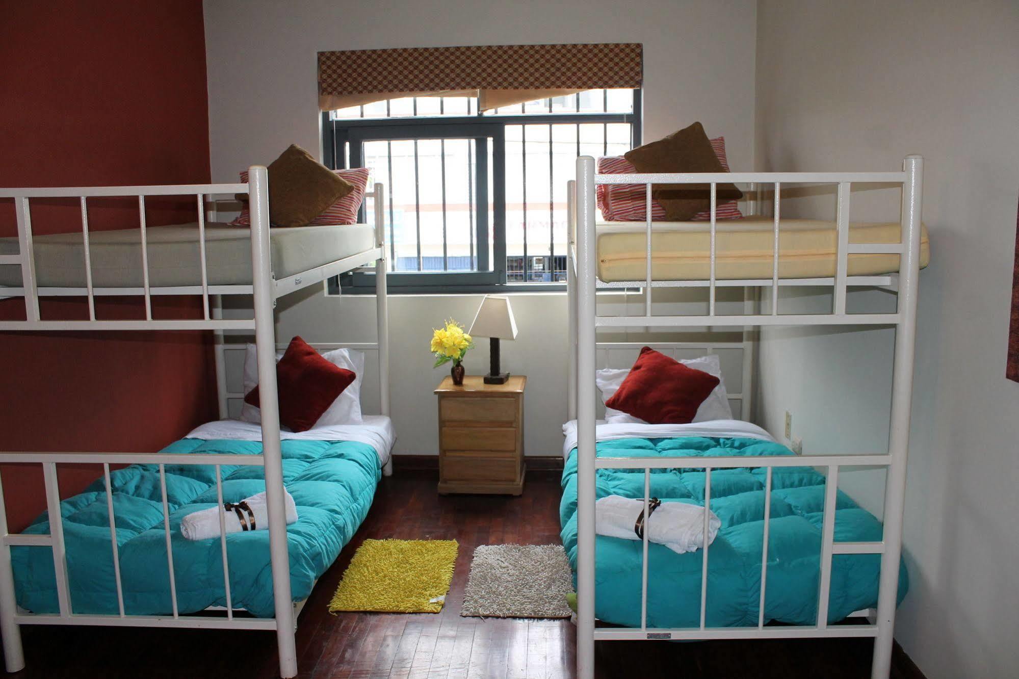 Casa Hualpa Hostelリマ エクステリア 写真