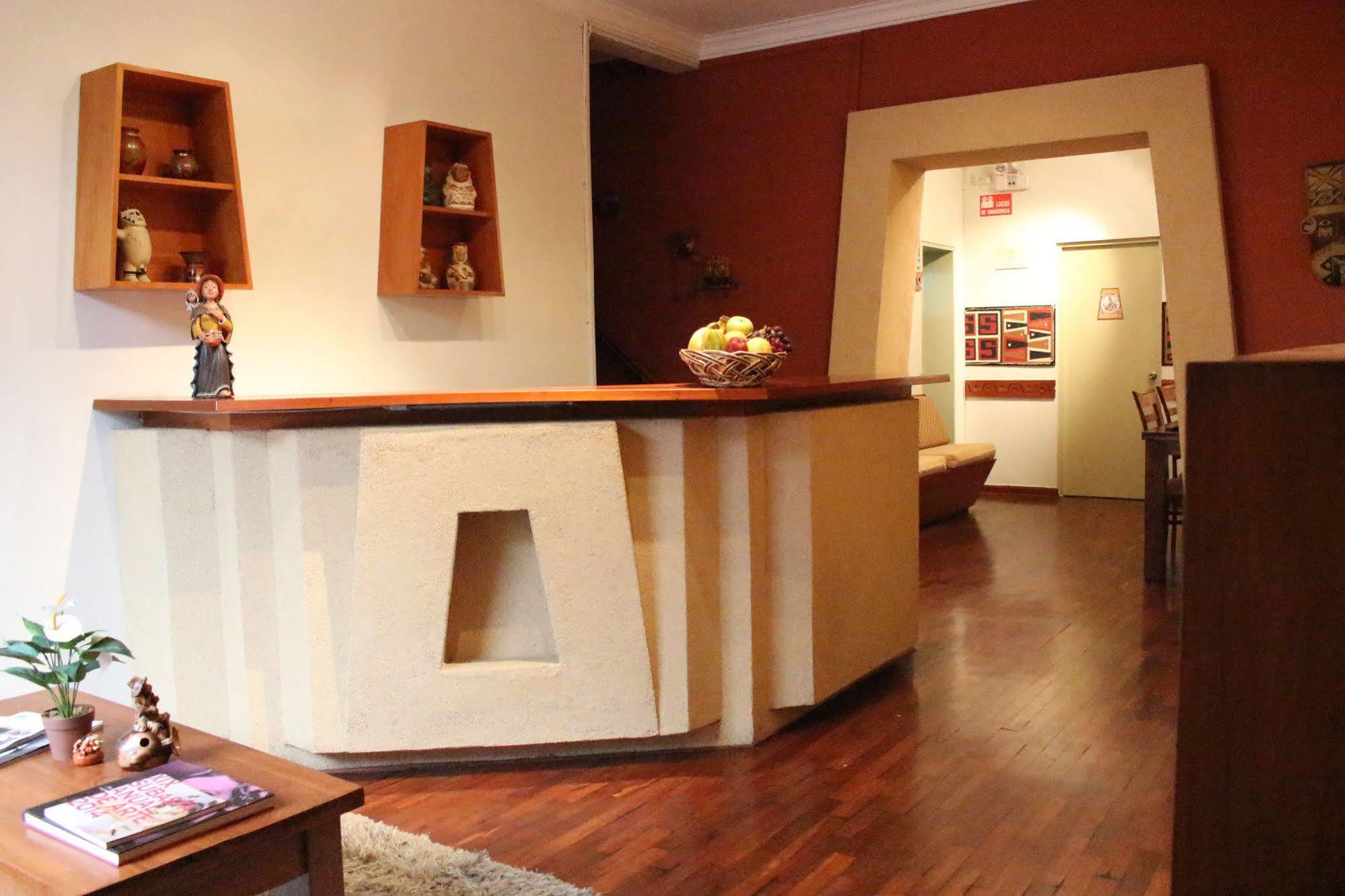 Casa Hualpa Hostelリマ エクステリア 写真