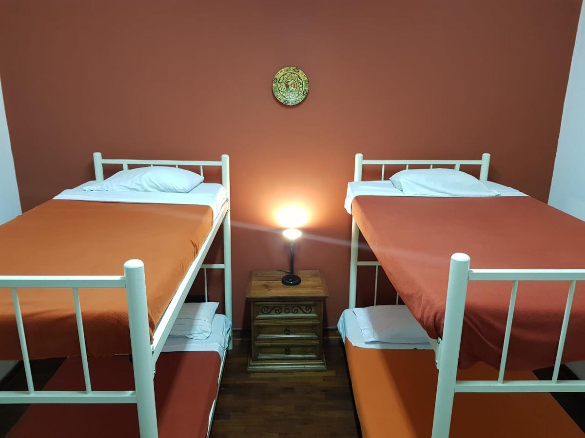 Casa Hualpa Hostelリマ エクステリア 写真