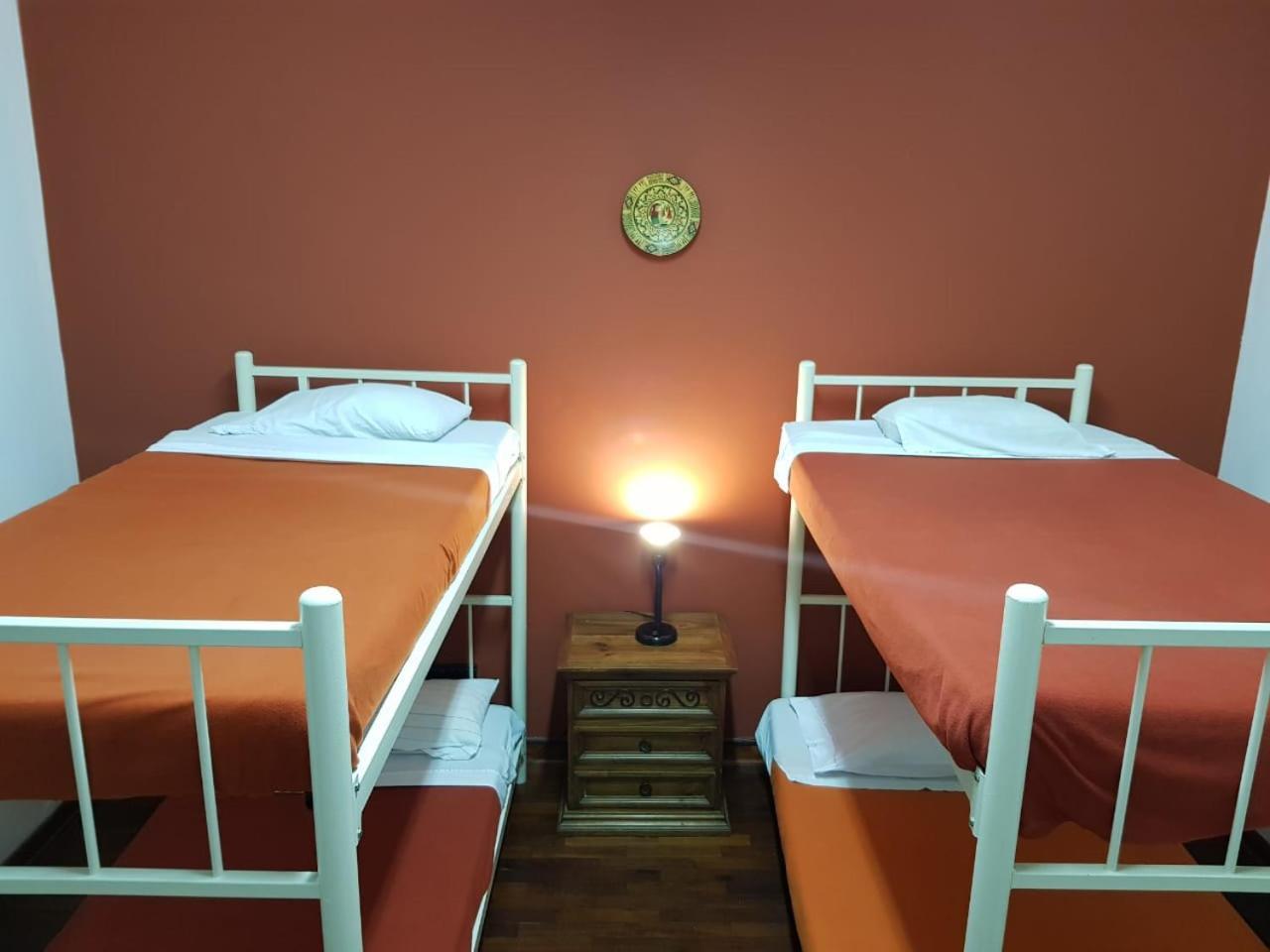 Casa Hualpa Hostelリマ エクステリア 写真