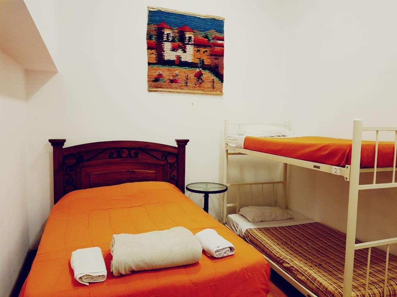 Casa Hualpa Hostelリマ エクステリア 写真