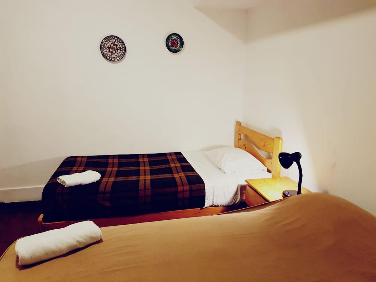 Casa Hualpa Hostelリマ エクステリア 写真