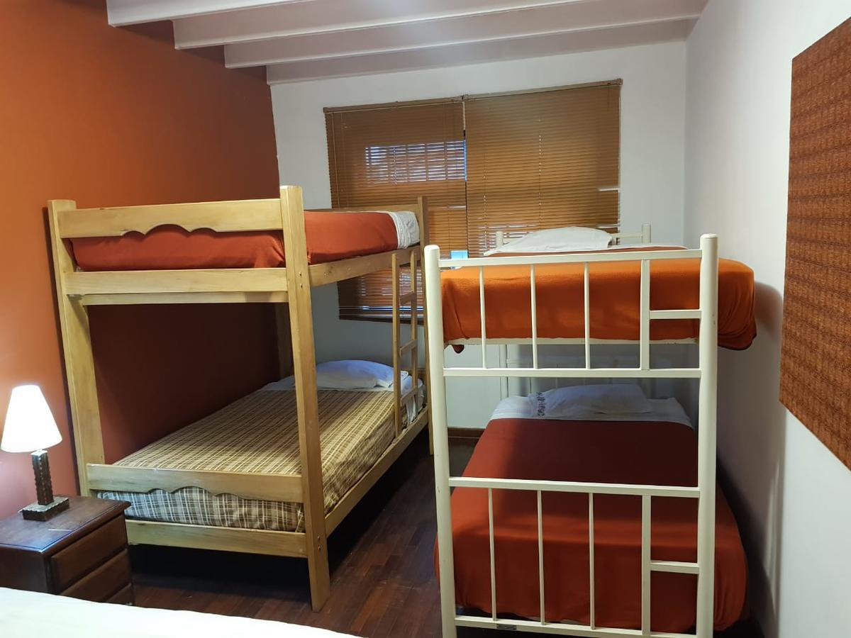 Casa Hualpa Hostelリマ エクステリア 写真