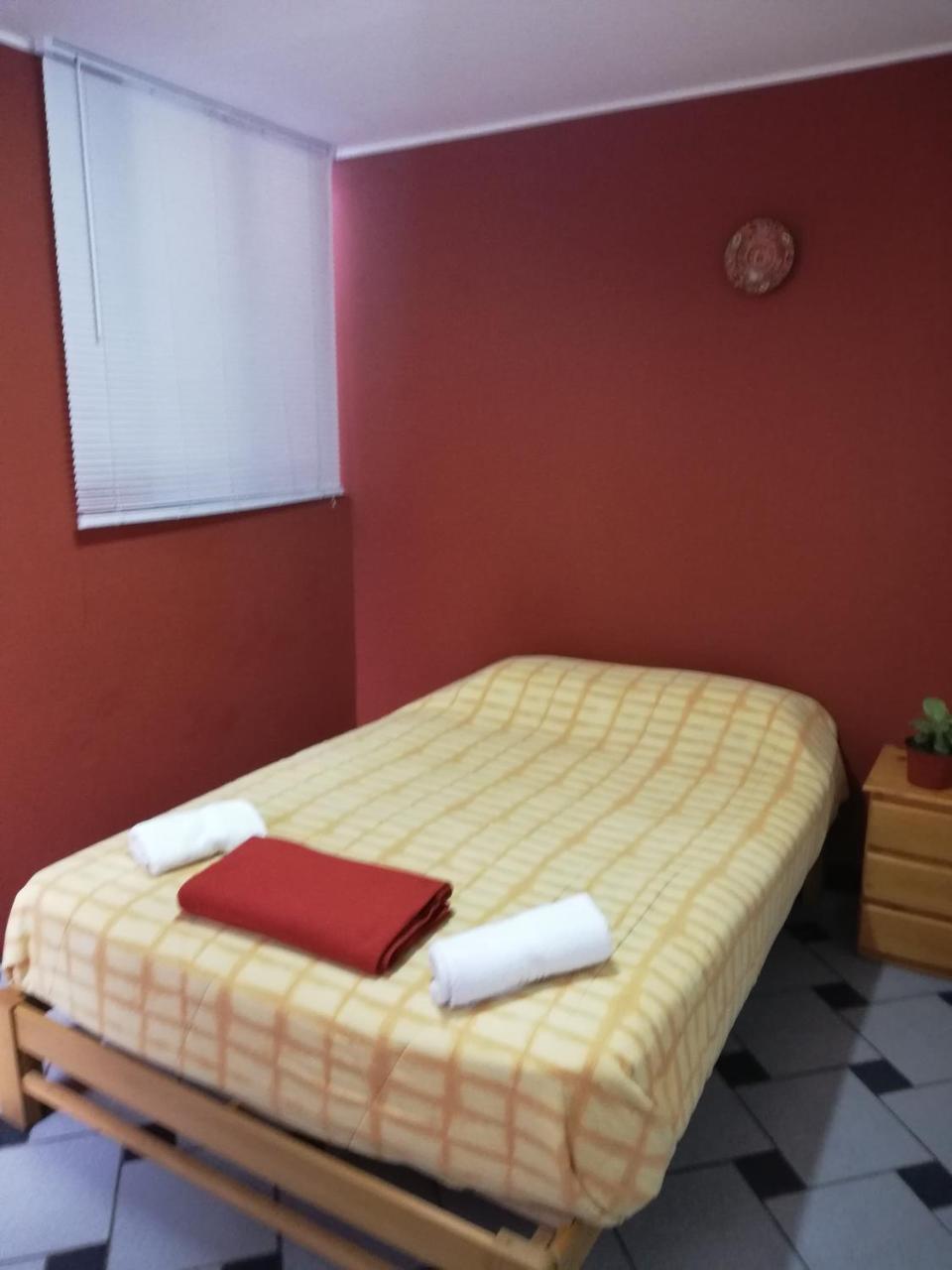 Casa Hualpa Hostelリマ エクステリア 写真