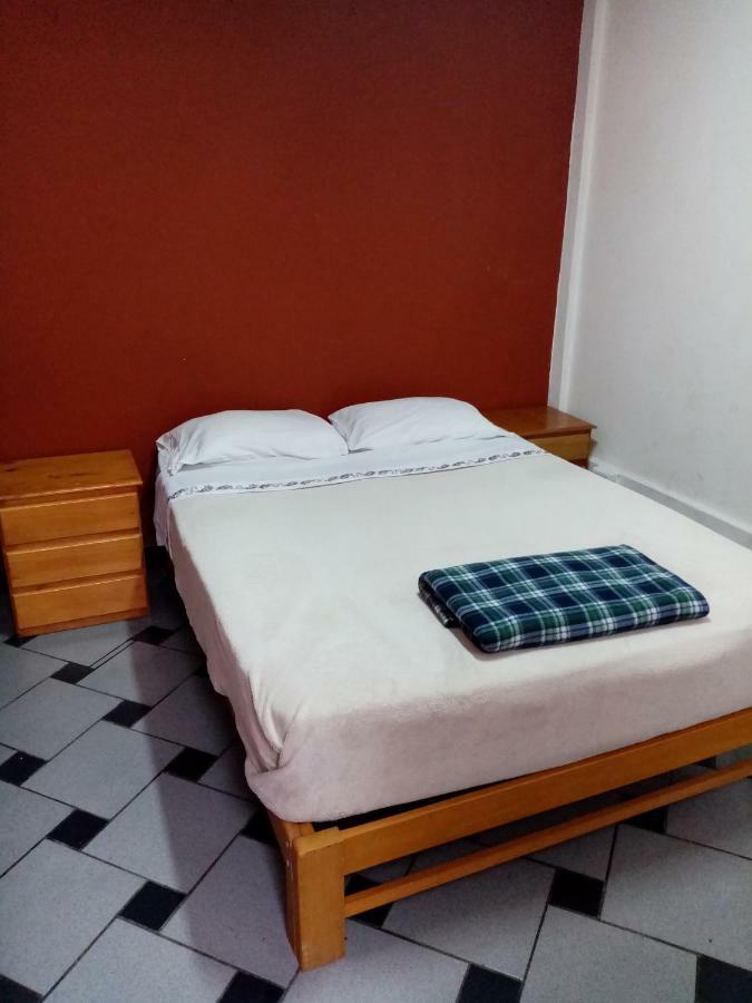 Casa Hualpa Hostelリマ エクステリア 写真